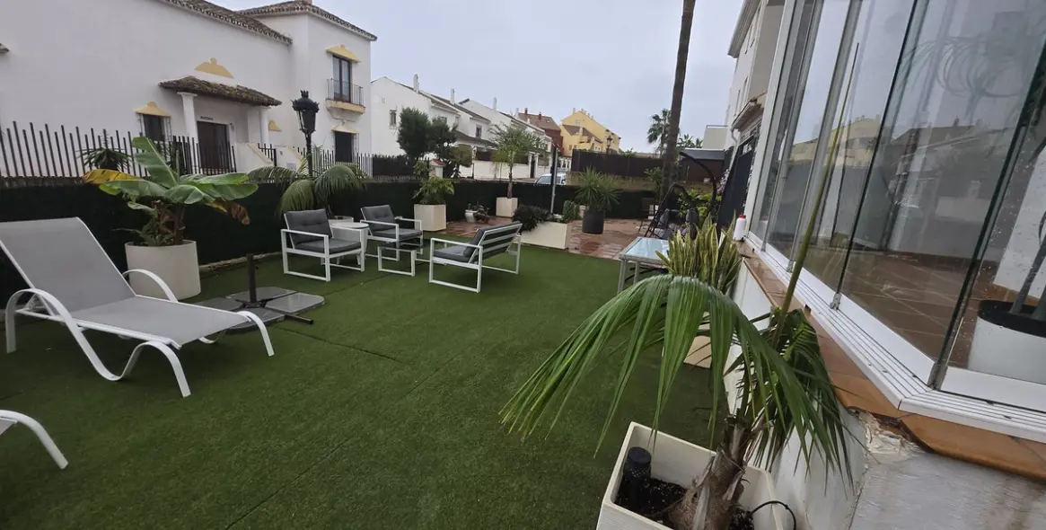 Продажа апартаментов на первом этаже в La Duquesa 12