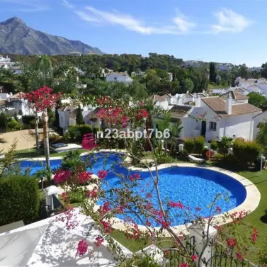 Sale of ground floor apartment in Nueva Andalucía
