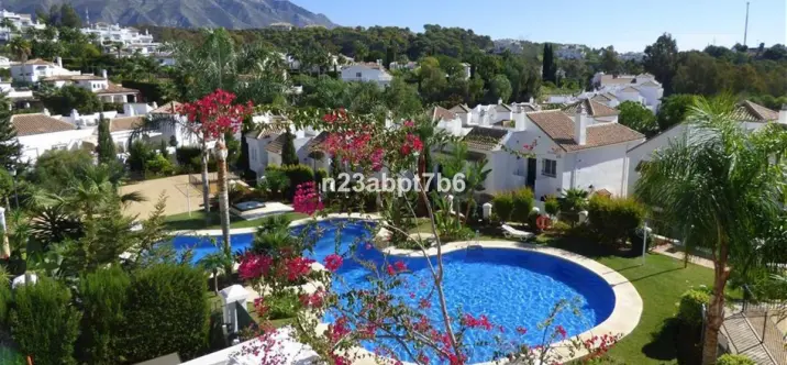 Sale of ground floor apartment in Nueva Andalucía 0