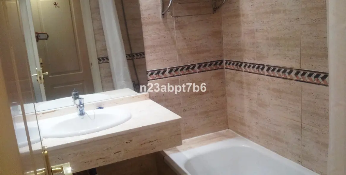 Sale of ground floor apartment in Nueva Andalucía 9