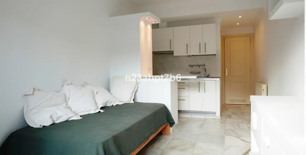 Sale of ground floor apartment in Nueva Andalucía 10