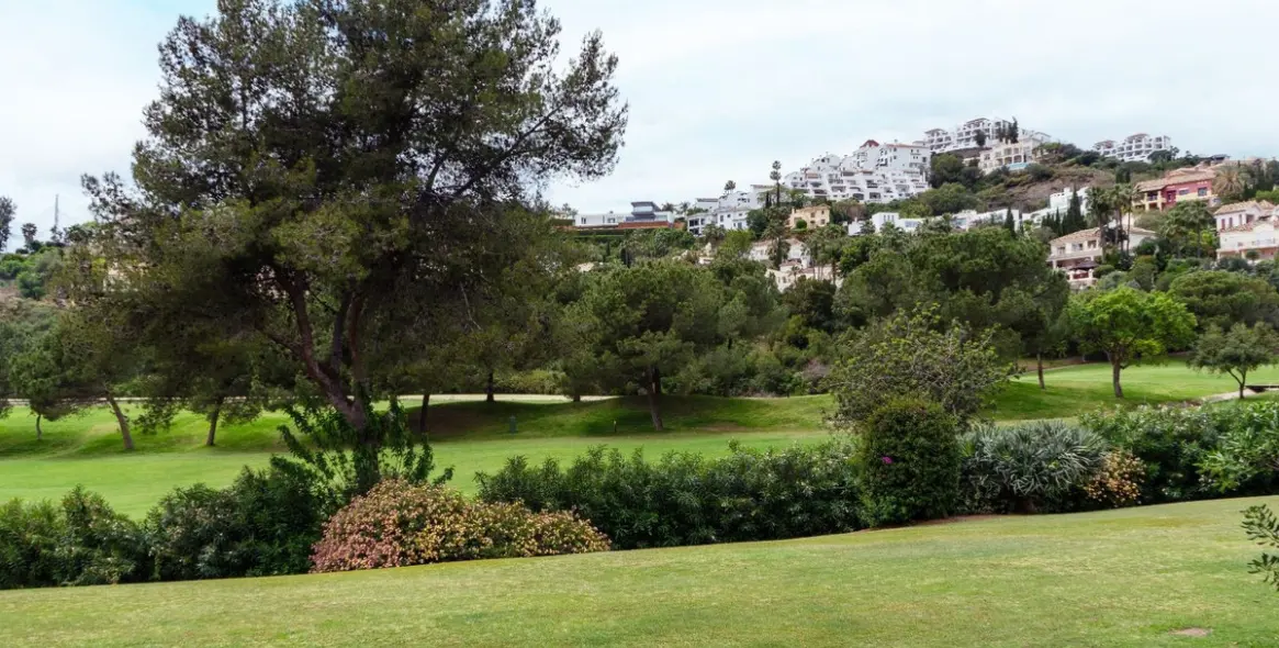 Sale of ground floor apartment in Los Arqueros 5