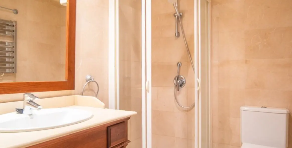 Sale of ground floor apartment in Los Arqueros 11