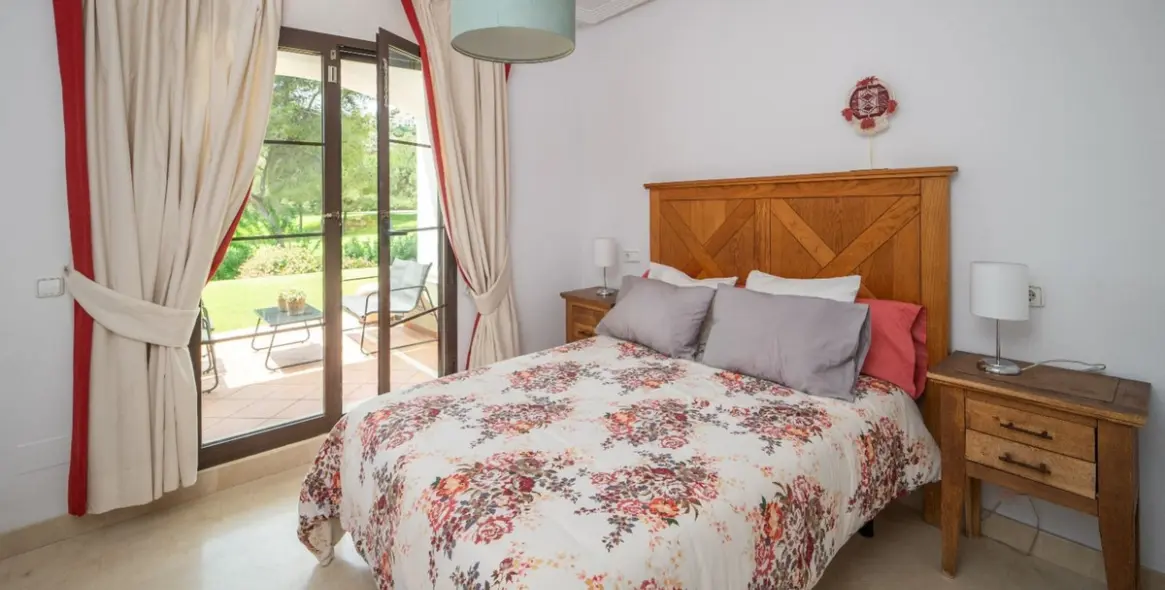 Sale of ground floor apartment in Los Arqueros 12