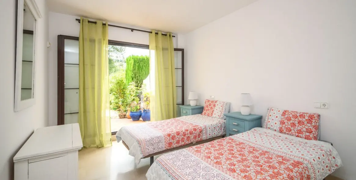 Sale of ground floor apartment in Los Arqueros 14