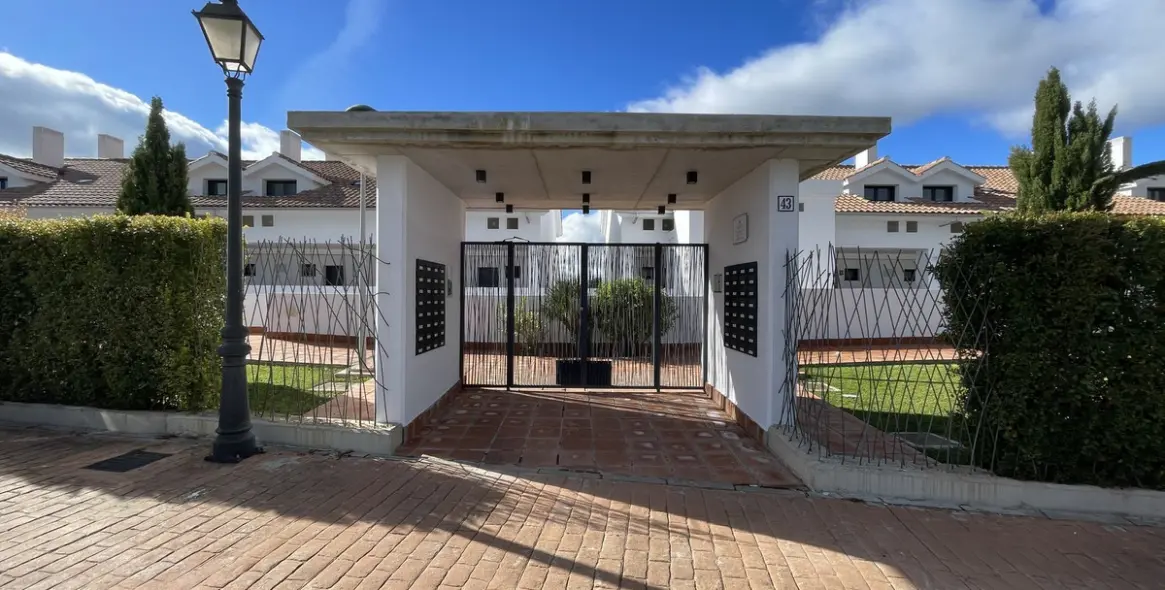 Sale of ground floor apartment in Selwo 1