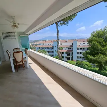 Sale of middle floor apartment in Riviera del Sol