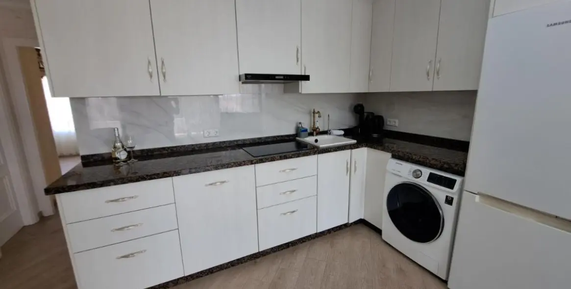 Sale of middle floor apartment in Riviera del Sol 11