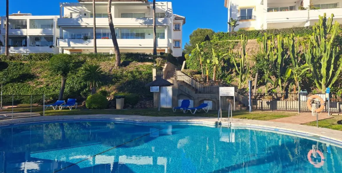 Sale of middle floor apartment in Riviera del Sol 15