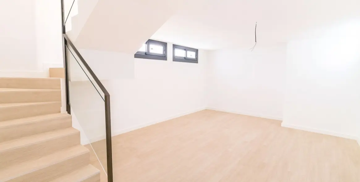 Продажа  отдельно стоящей виллы в La Duquesa 2