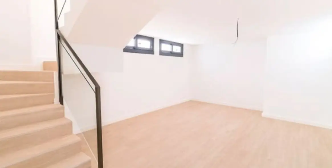 Продажа  отдельно стоящей виллы в La Duquesa 8