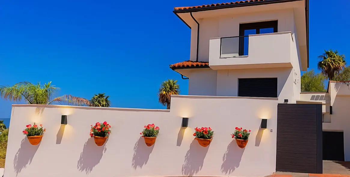 Продажа  отдельно стоящей виллы в La Duquesa 14