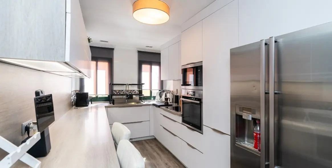 Sale of middle floor apartment in Elviria 6