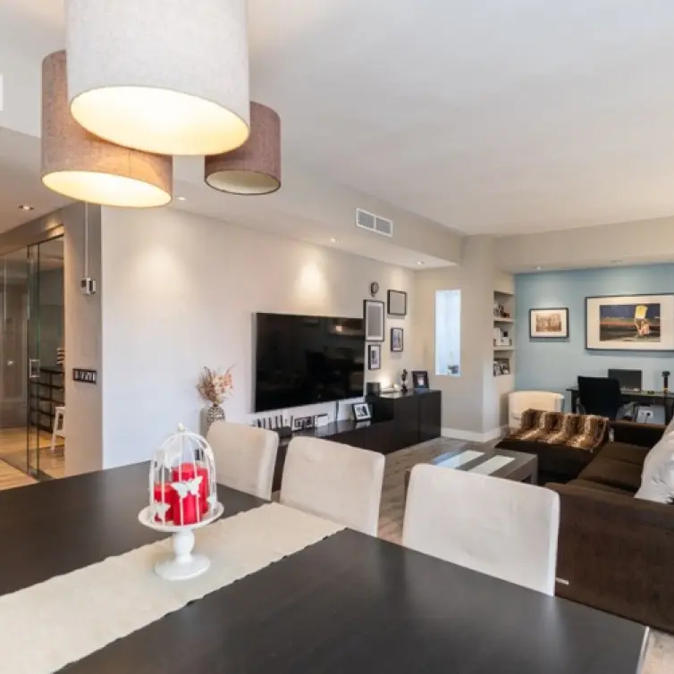 Sale of middle floor apartment in Elviria