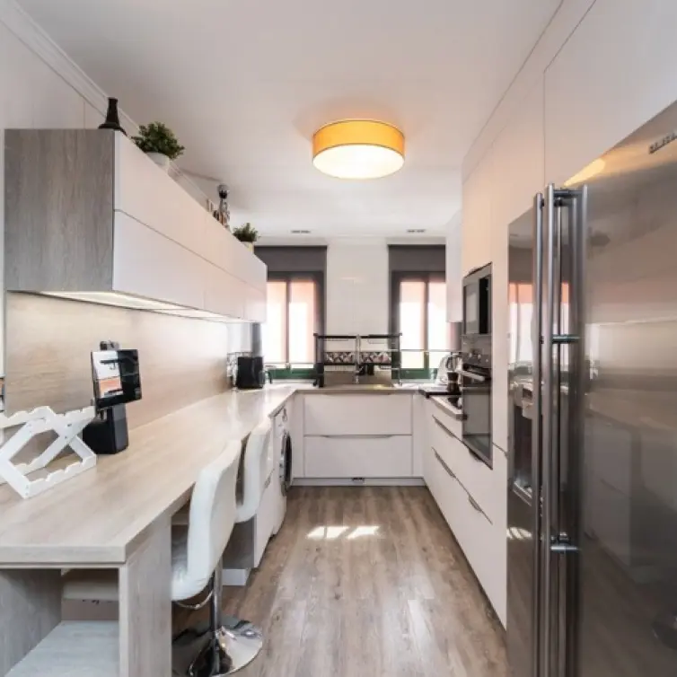 Sale of middle floor apartment in Elviria