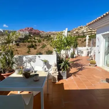 Sale of penthouse in Calahonda
