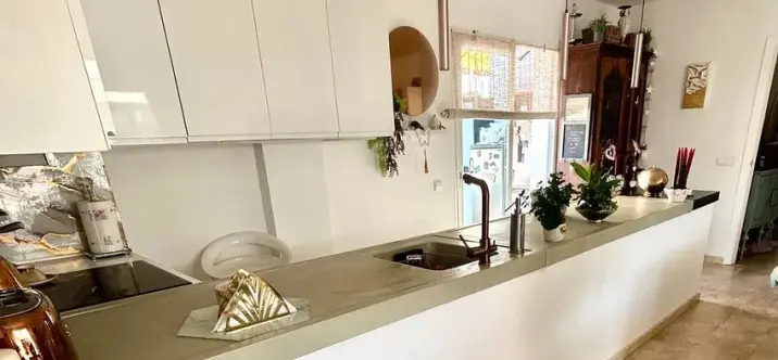 Sale of penthouse in Calahonda 4