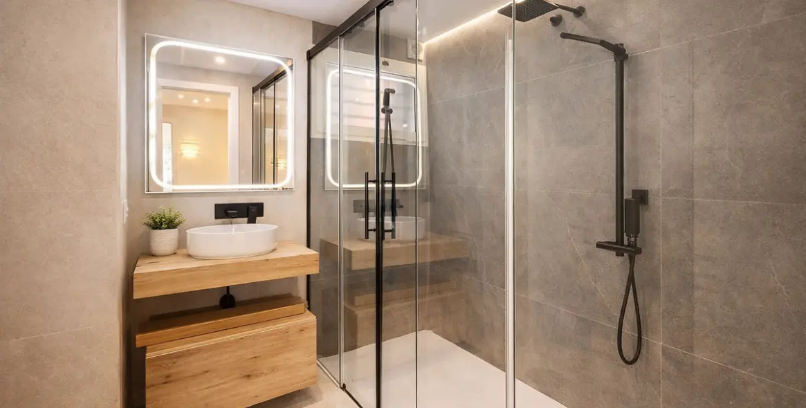 Sale of ground floor apartment in Estepona 18