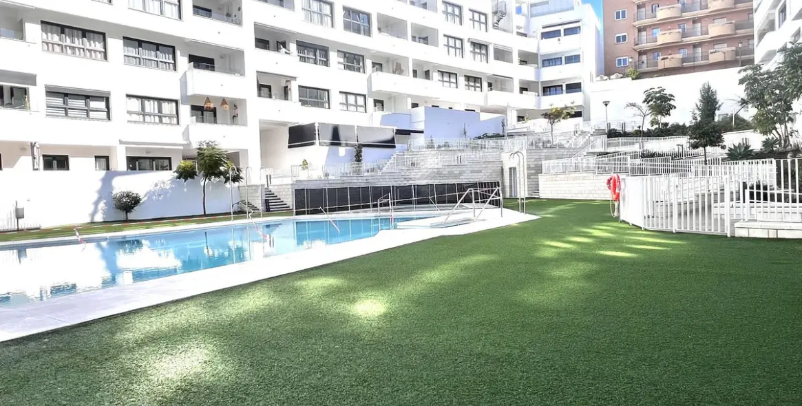 Продажа апартаментов на среднем этаже в Estepona 1