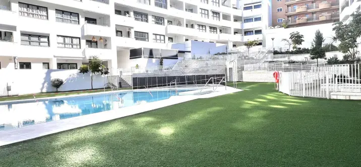 Продажа апартаментов на среднем этаже в Estepona 0