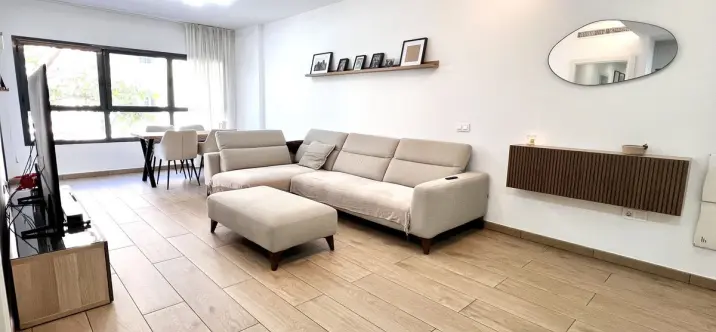 Продажа апартаментов на среднем этаже в Estepona 1