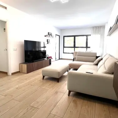 Продажа апартаментов на среднем этаже в Estepona