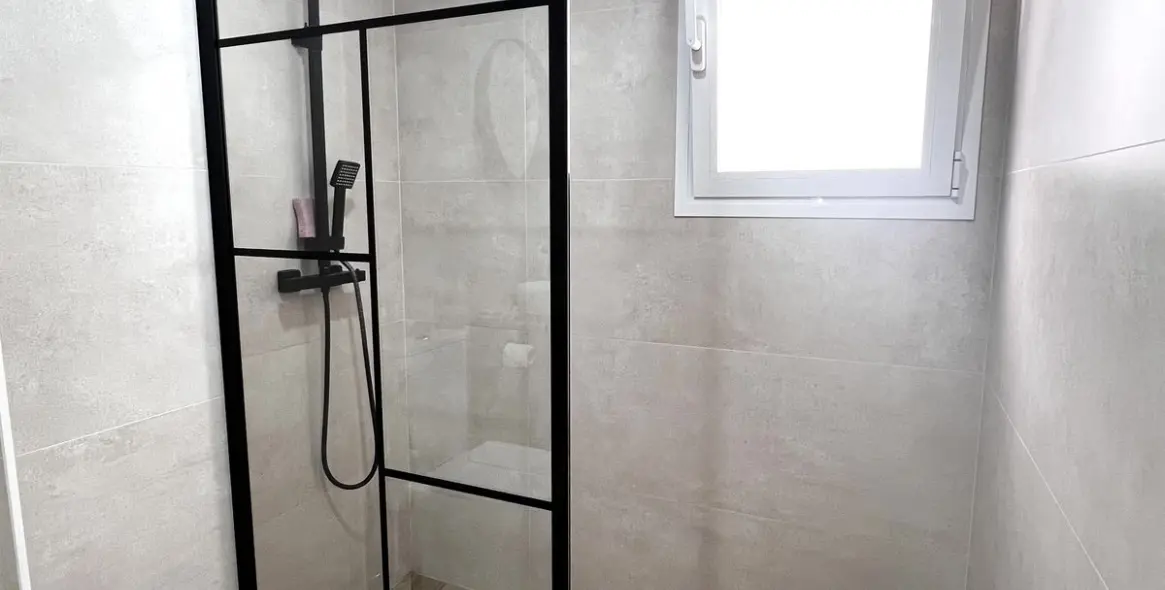 Sale of middle floor apartment in Estepona 21