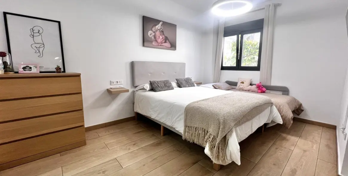 Sale of middle floor apartment in Estepona 25