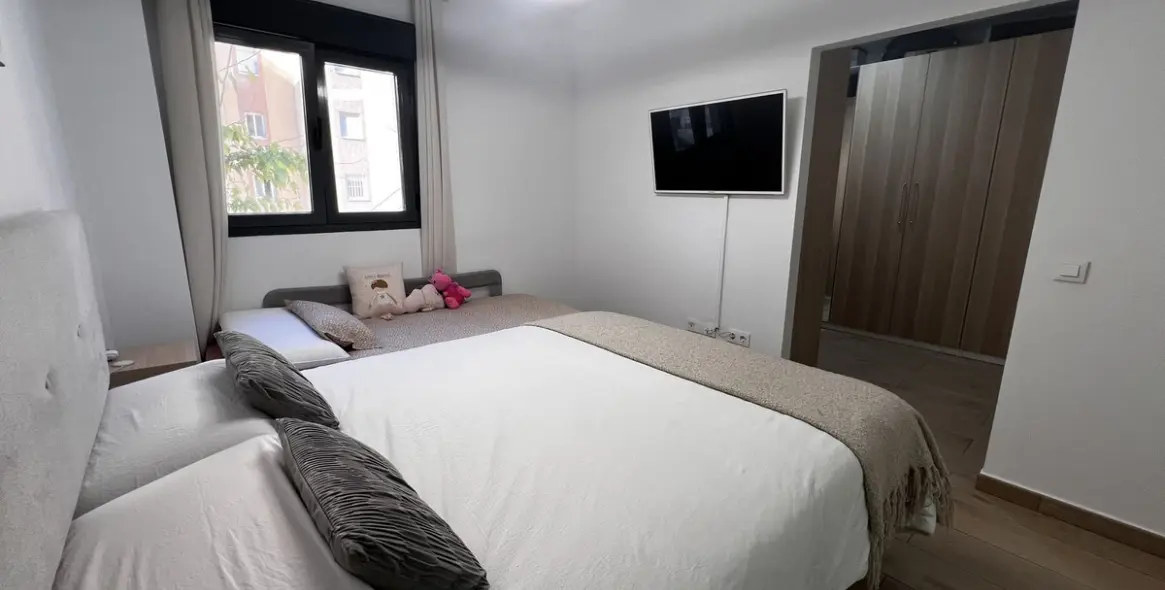 Sale of middle floor apartment in Estepona 28