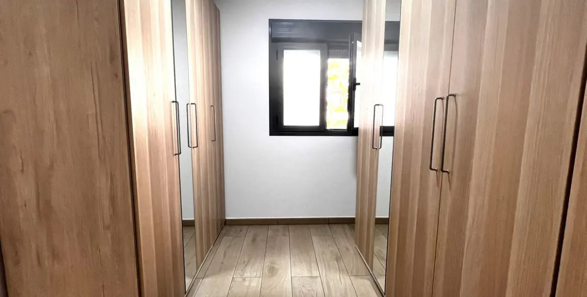 Sale of middle floor apartment in Estepona 31