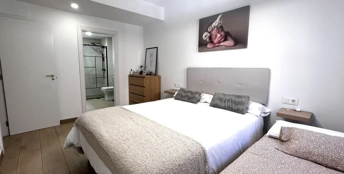 Sale of middle floor apartment in Estepona 32