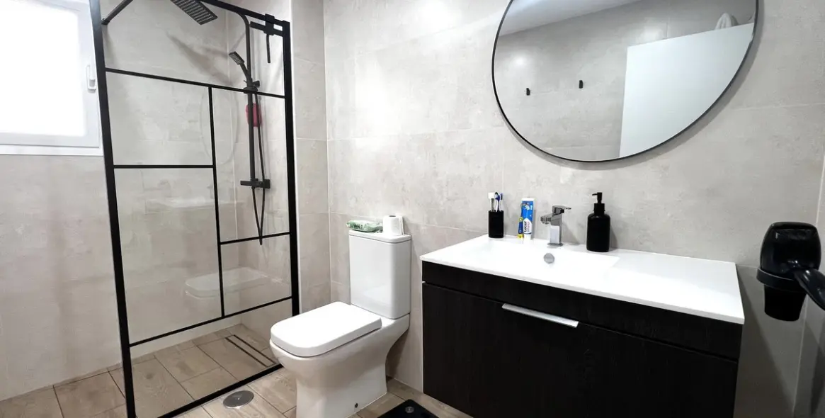 Sale of middle floor apartment in Estepona 33