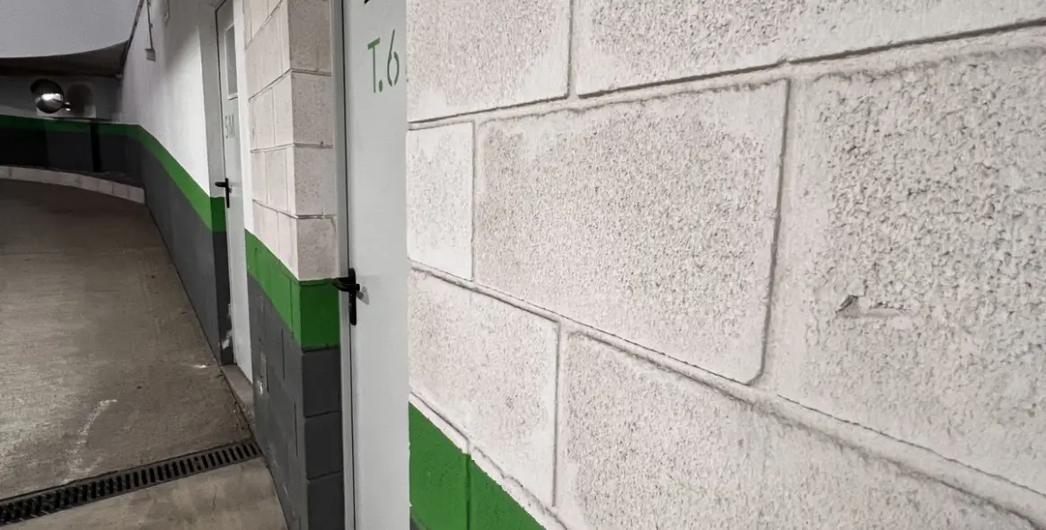 Sale of middle floor apartment in Estepona 37