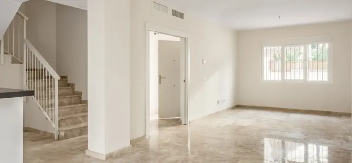 Продажа дома на две семьи в Nueva Andalucía 1