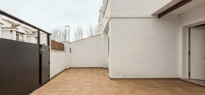 Продажа дома на две семьи в Nueva Andalucía 2