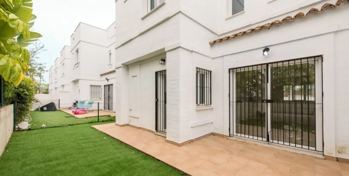 Продажа дома на две семьи в Nueva Andalucía 4