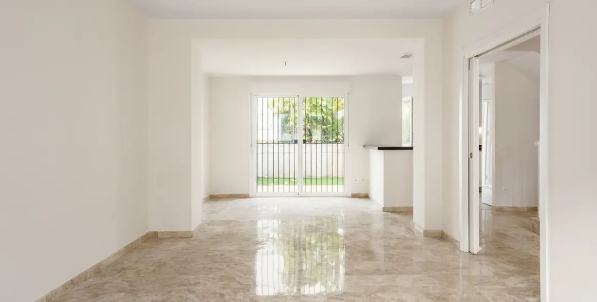 Продажа дома на две семьи в Nueva Andalucía 5