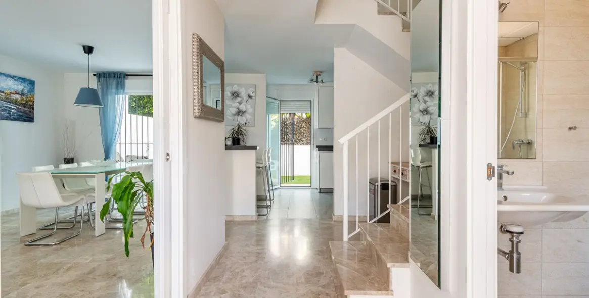 Продажа дома на две семьи в Nueva Andalucía 16