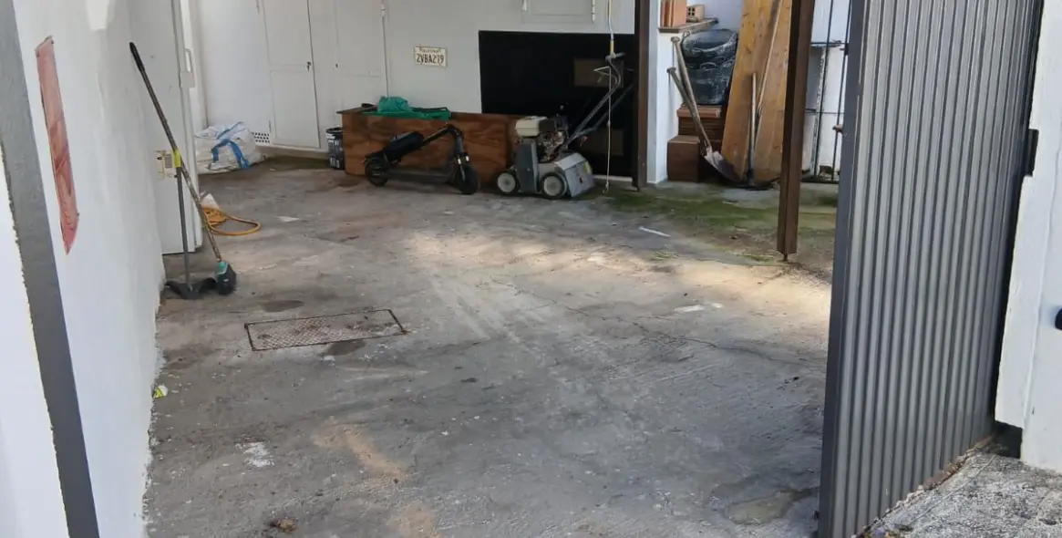 Sale of detached villa in El Padron 15