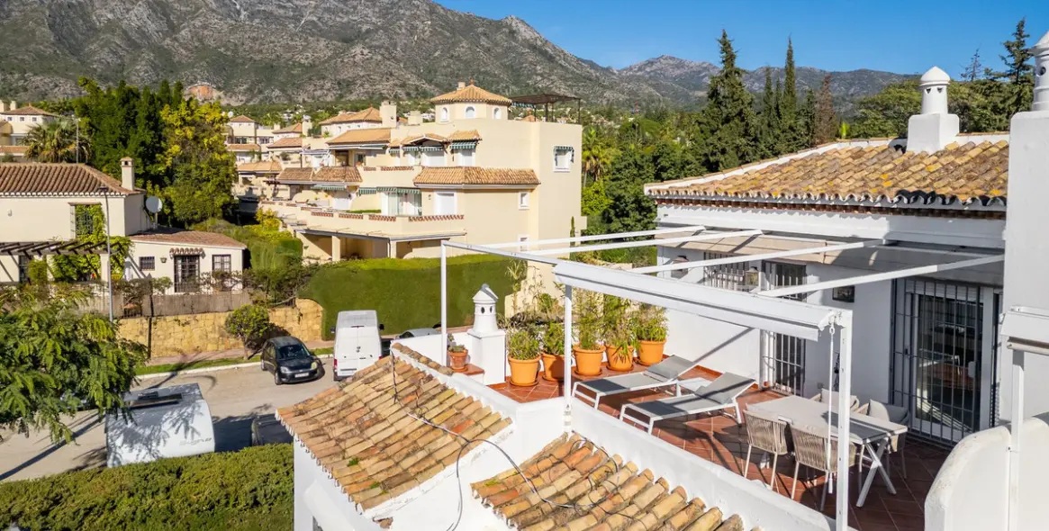 Sale of penthouse duplex in Nagüeles 25