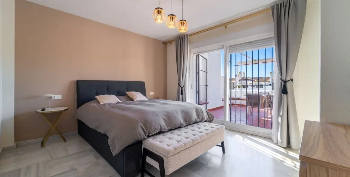 Sale of penthouse duplex in Nagüeles 26