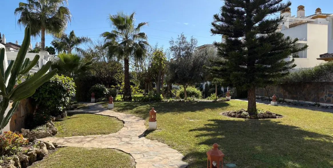 Sale of penthouse duplex in Nagüeles 52