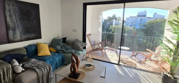 Venta de apartamento en planta media en Puerto Banús 4