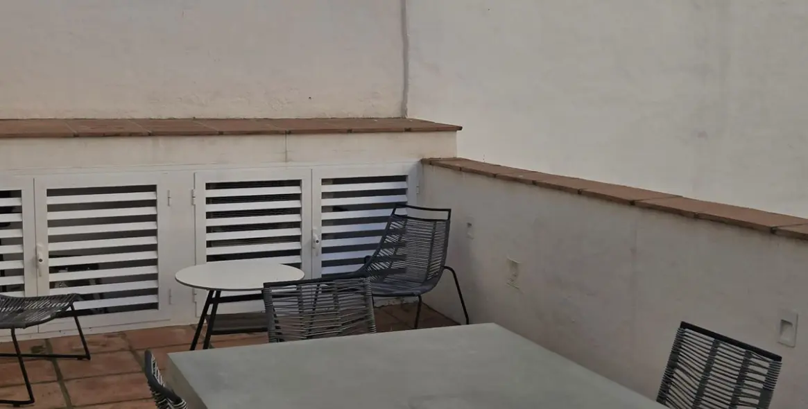 Sale of middle floor apartment in Puerto Banús 10