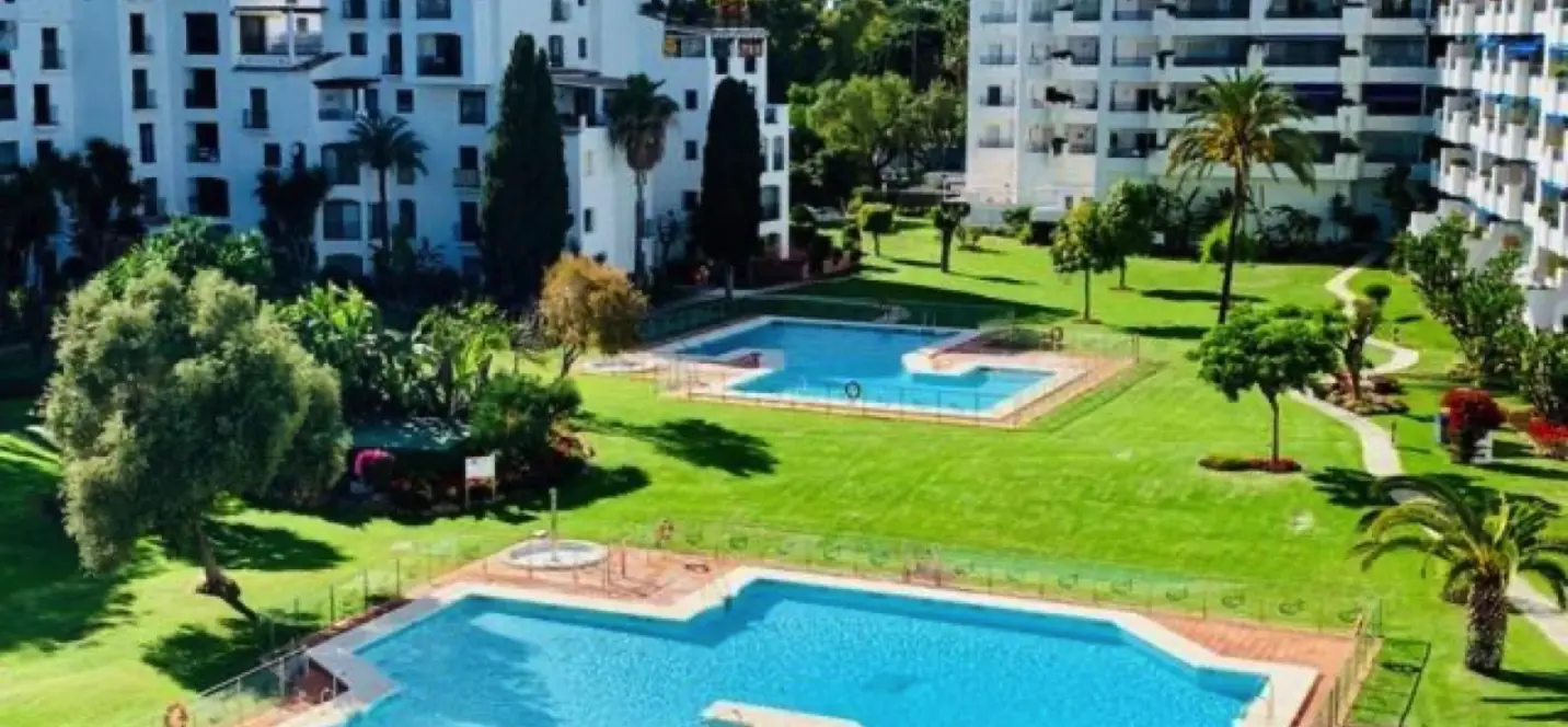 Продажа апартаментов на среднем этаже в Puerto Banús 1