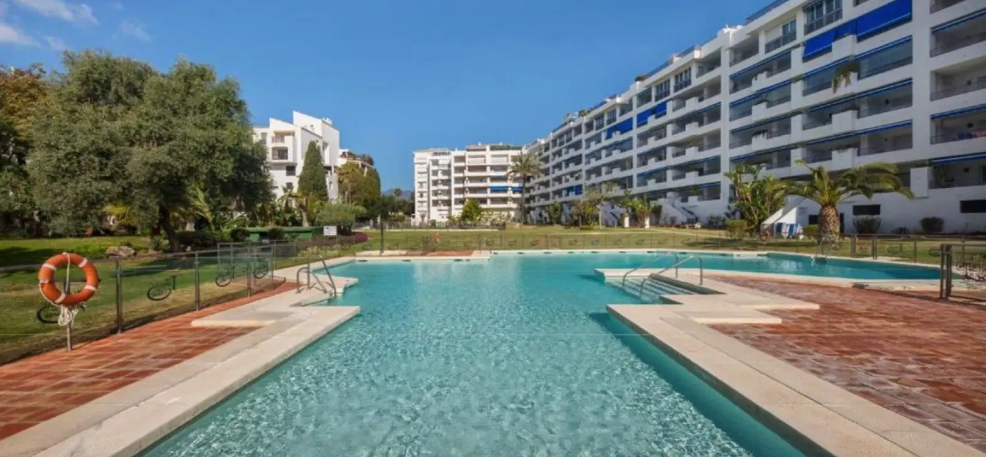Продажа апартаментов на среднем этаже в Puerto Banús 3