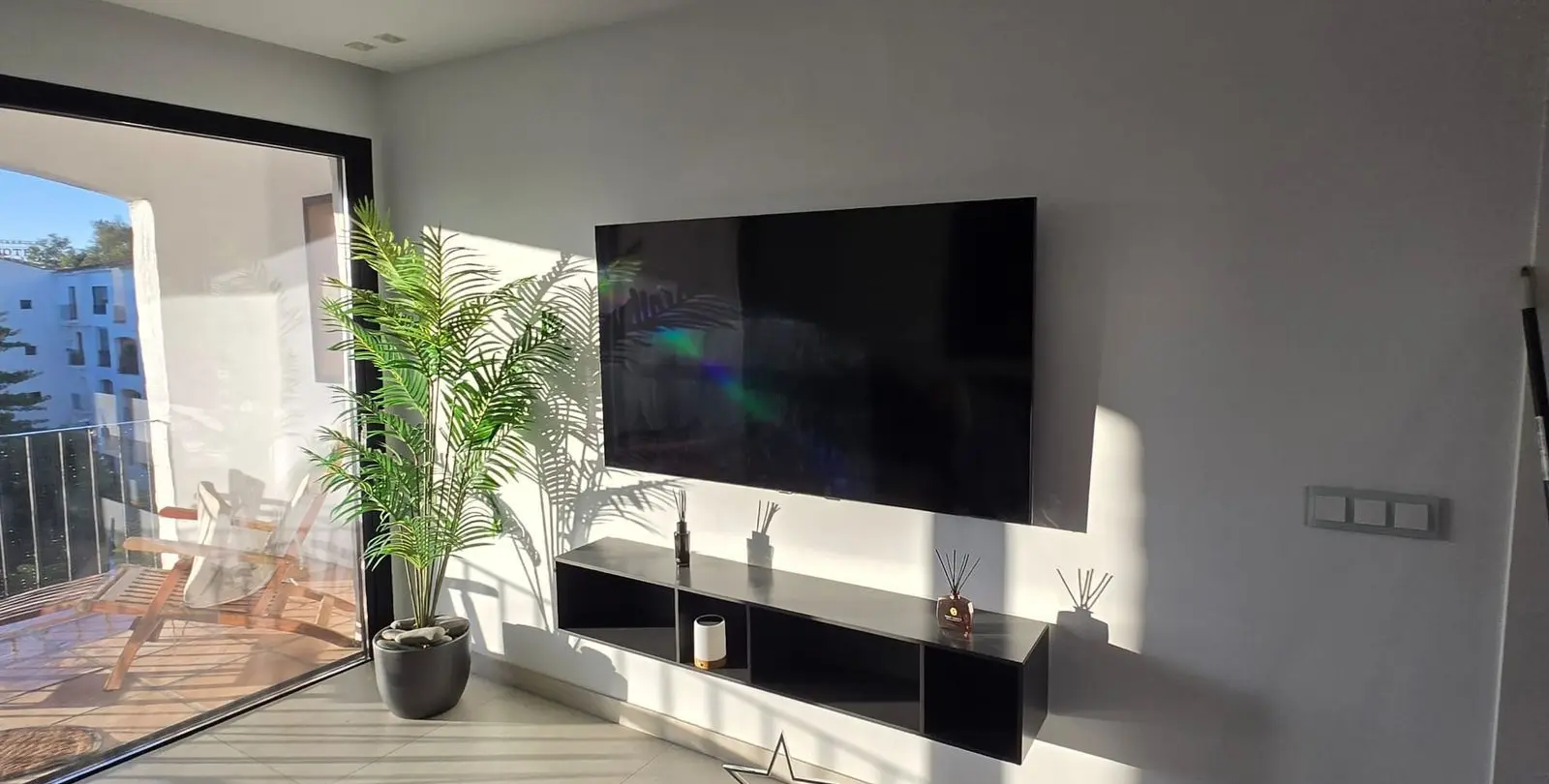 Venta de apartamento en planta media en Puerto Banús 6