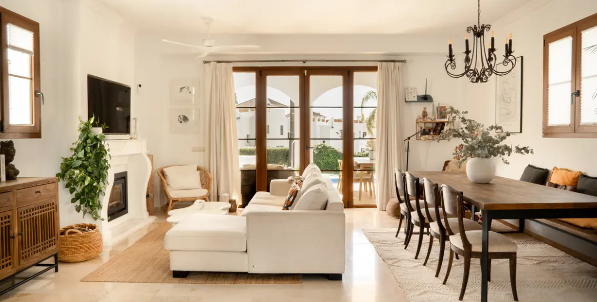 Продажа  отдельно стоящей виллы в Estepona 2