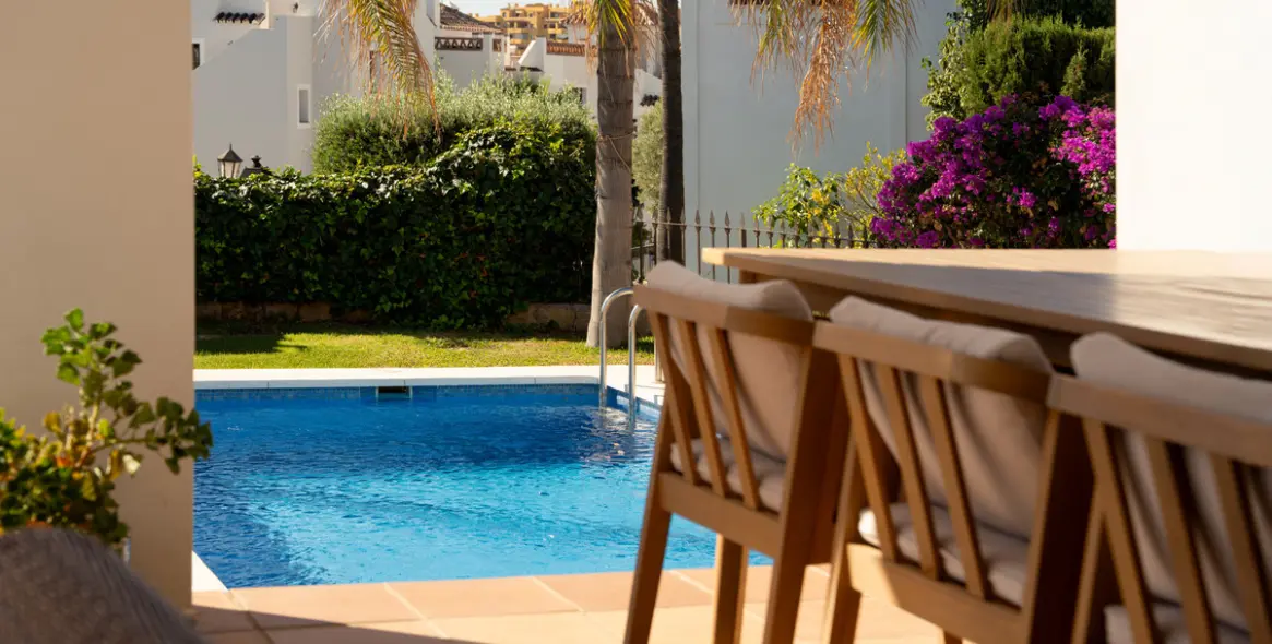 Продажа  отдельно стоящей виллы в Estepona 19