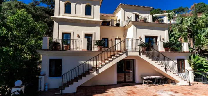 Sale of detached villa in Benahavís 0